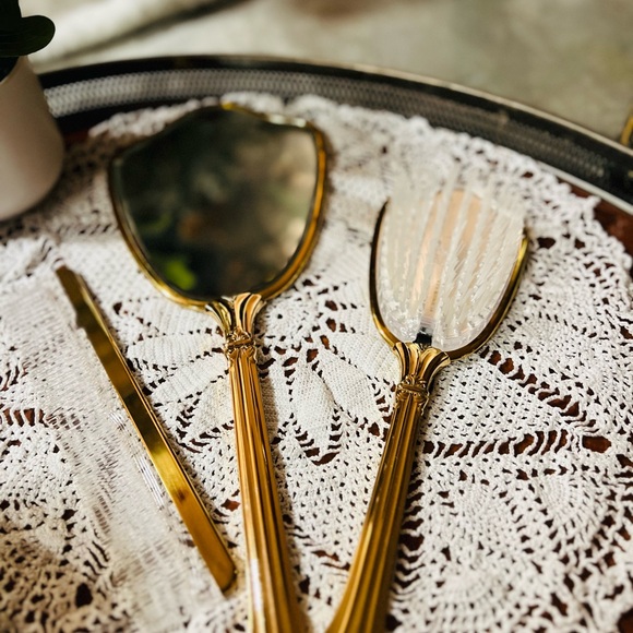 Elegant Gold Floral Hair Accessory Set - Picture 3 of 4